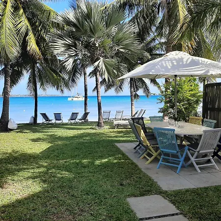 Fantastic Spacious Beachfront Villavacances Grand-Baie Exterior photo
