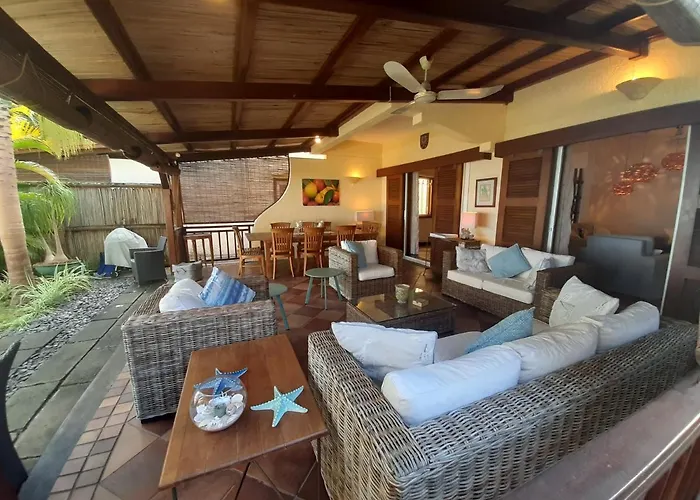 Fantastic Spacious Beachfront Villavacances